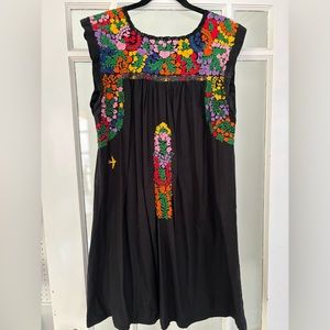 Mi Golondrina Women’s Embroidered Shift Dress Short Sleeve Size L